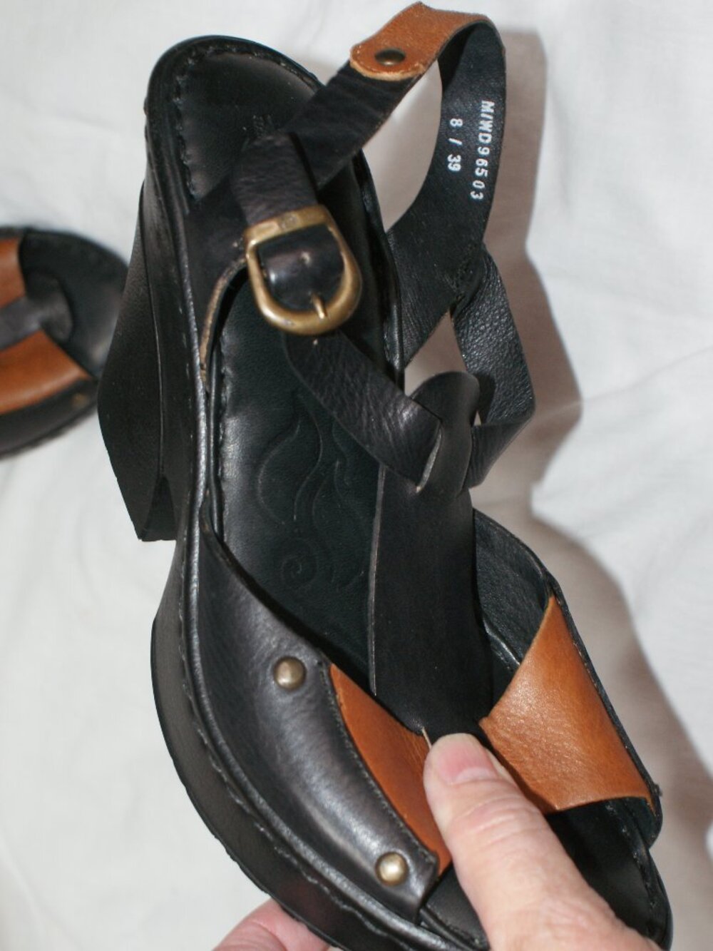 Born Leather Wedge 2-Tone Platform Sandals - Black & Tan - Size 8 - BRAND NEW - Picture 5 of 16